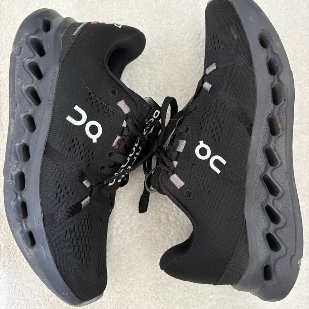 Women's size 6 ON CLOUD worn once - like new  on running